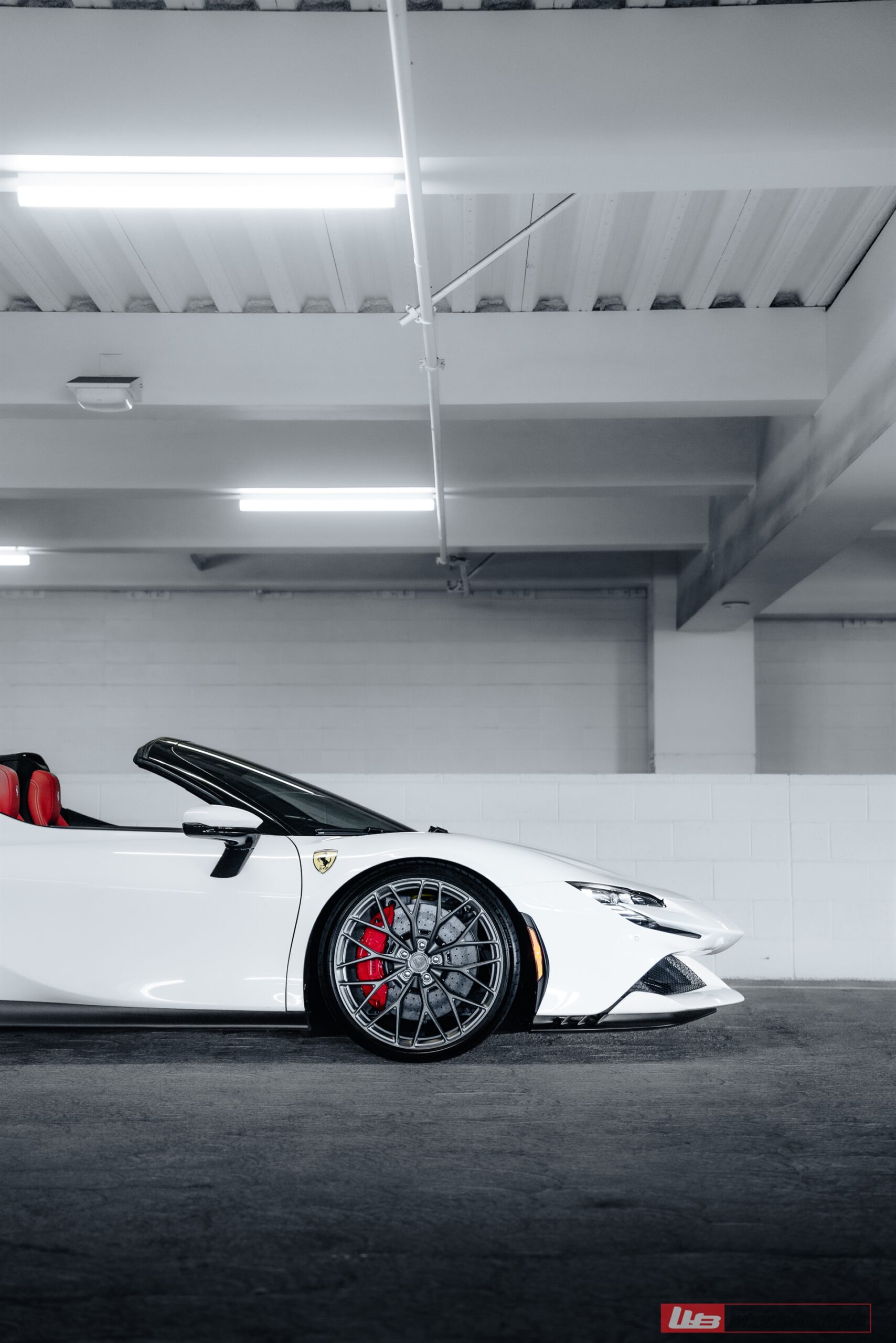 Ferrari SF90 Spider | Bianco Avus | on ANRKY AN10 | Satin Brushed Gunmetal