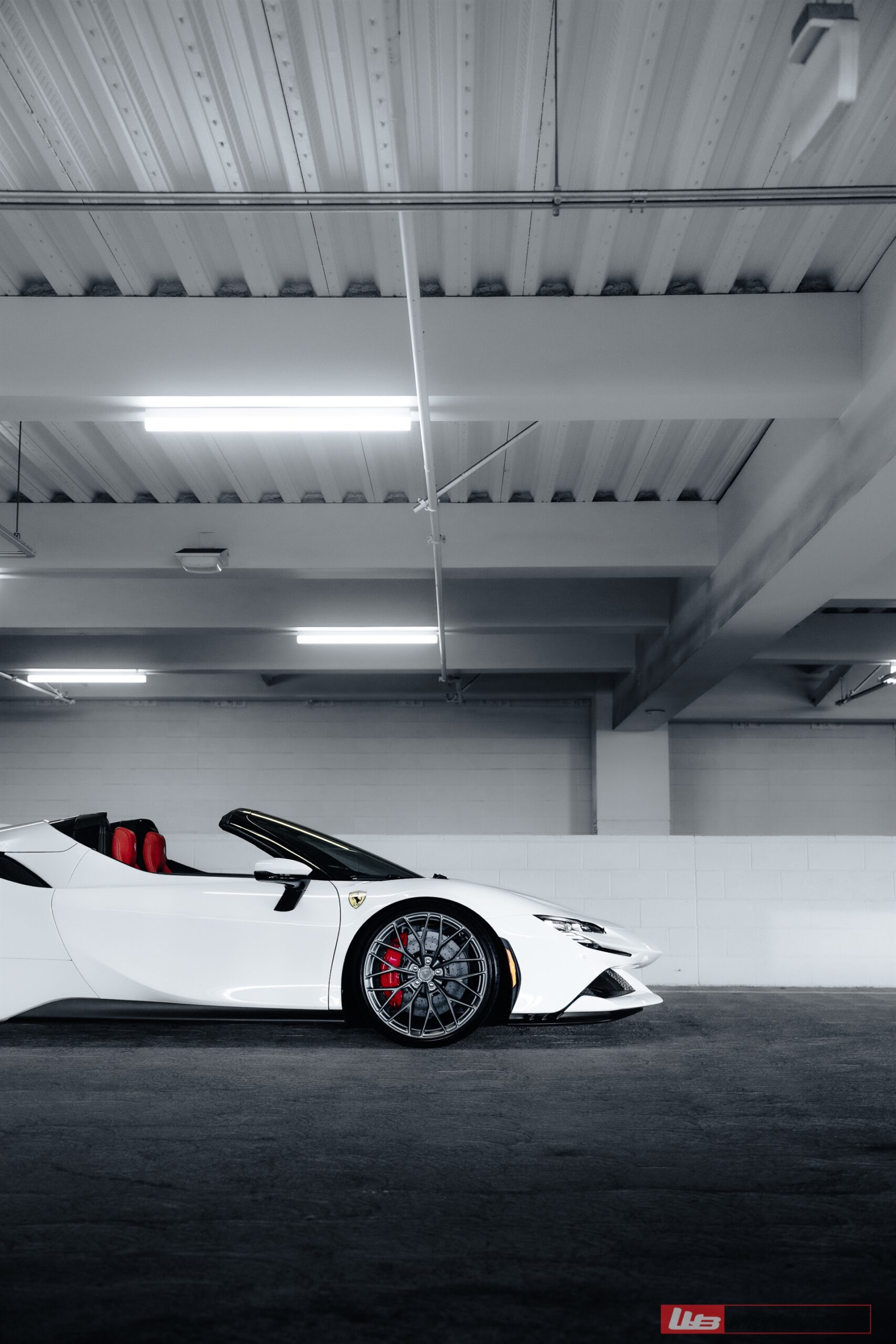 Ferrari SF90 Spider | Bianco Avus | on ANRKY AN10 | Satin Brushed Gunmetal