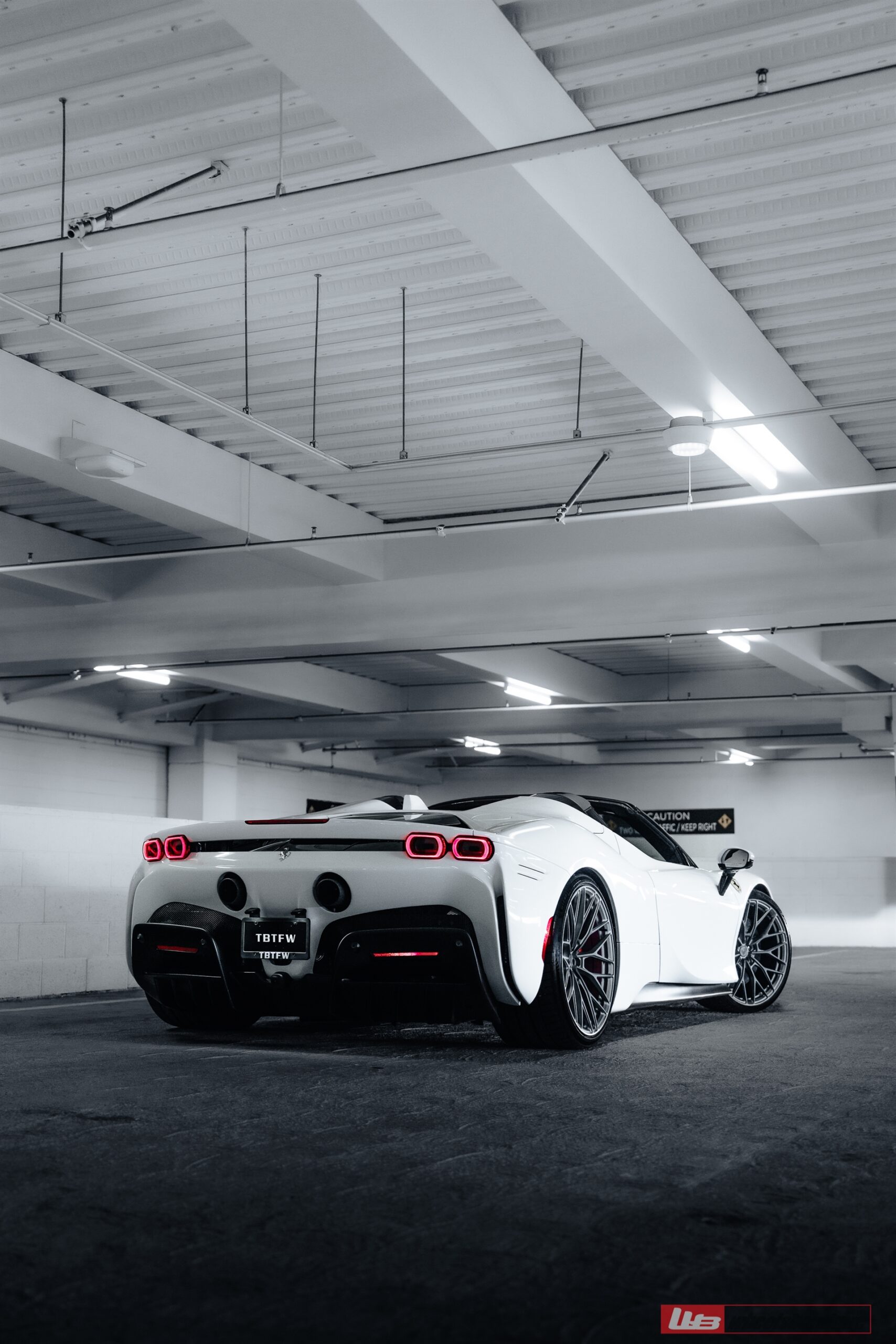 Ferrari SF90 Spider | Bianco Avus | on ANRKY AN10 | Satin Brushed Gunmetal