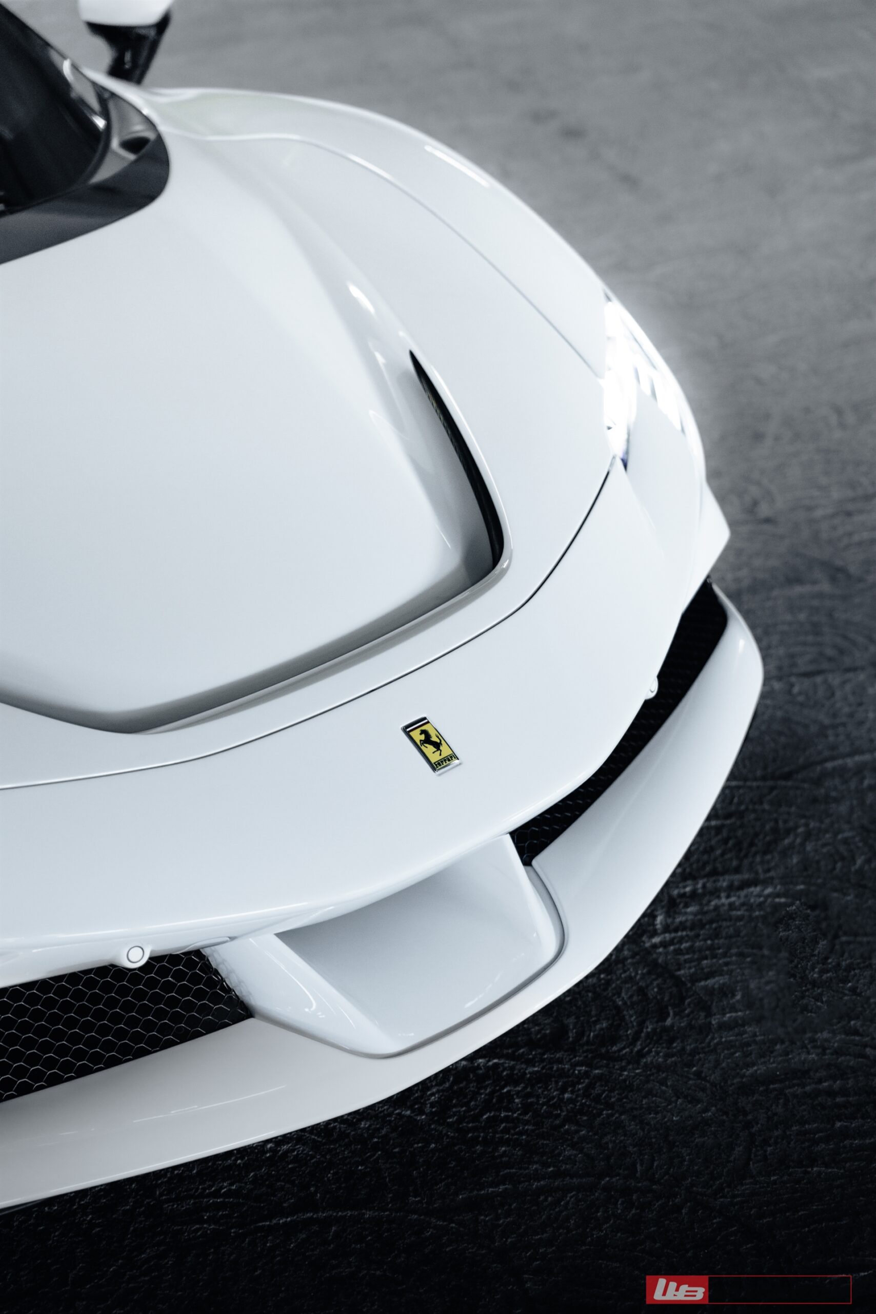 Ferrari SF90 Spider | Bianco Avus | on ANRKY AN10 | Satin Brushed Gunmetal