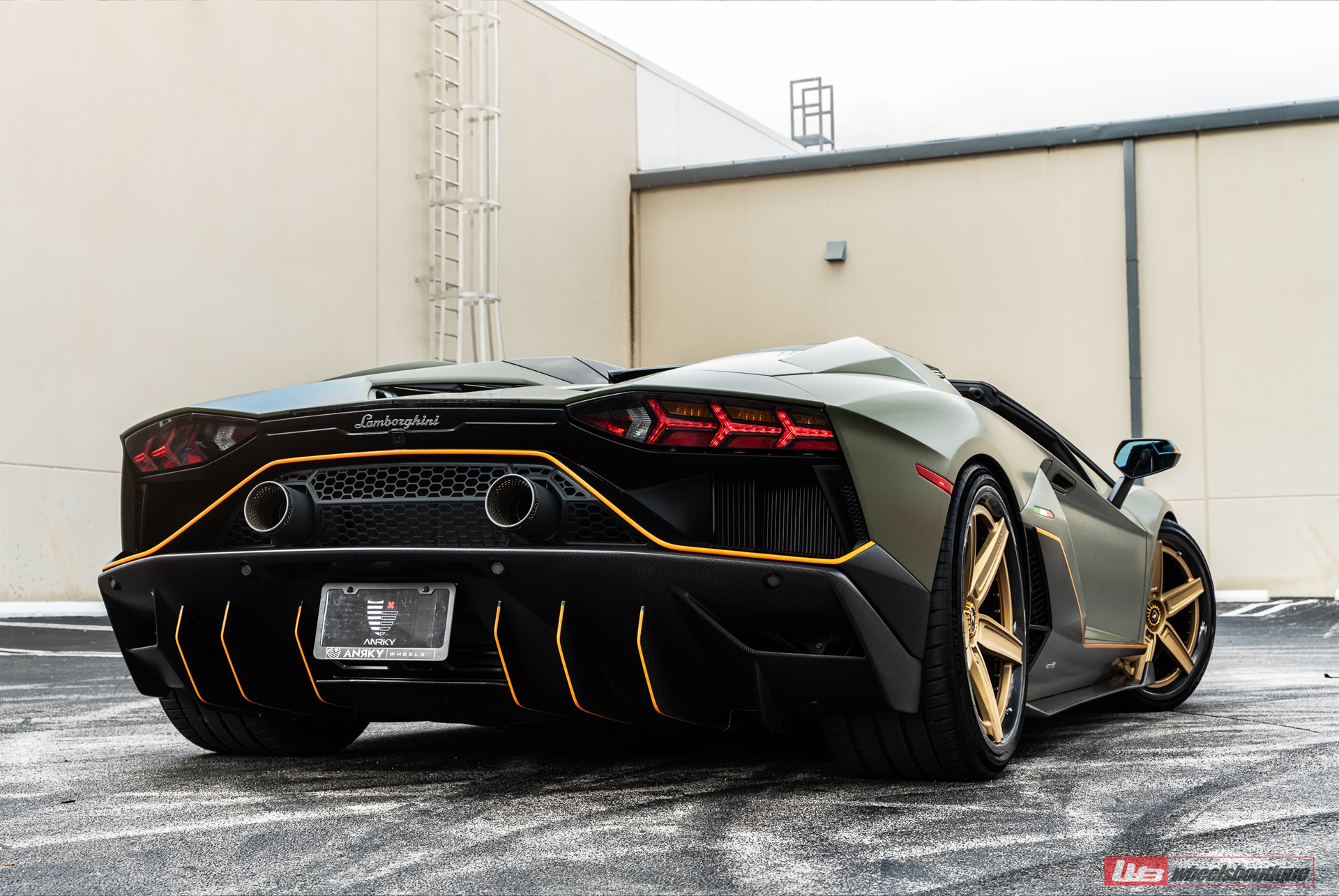 Lamborghini Aventador Ultimae Roadster | | on ANRKY RS.3C | Satin Gold