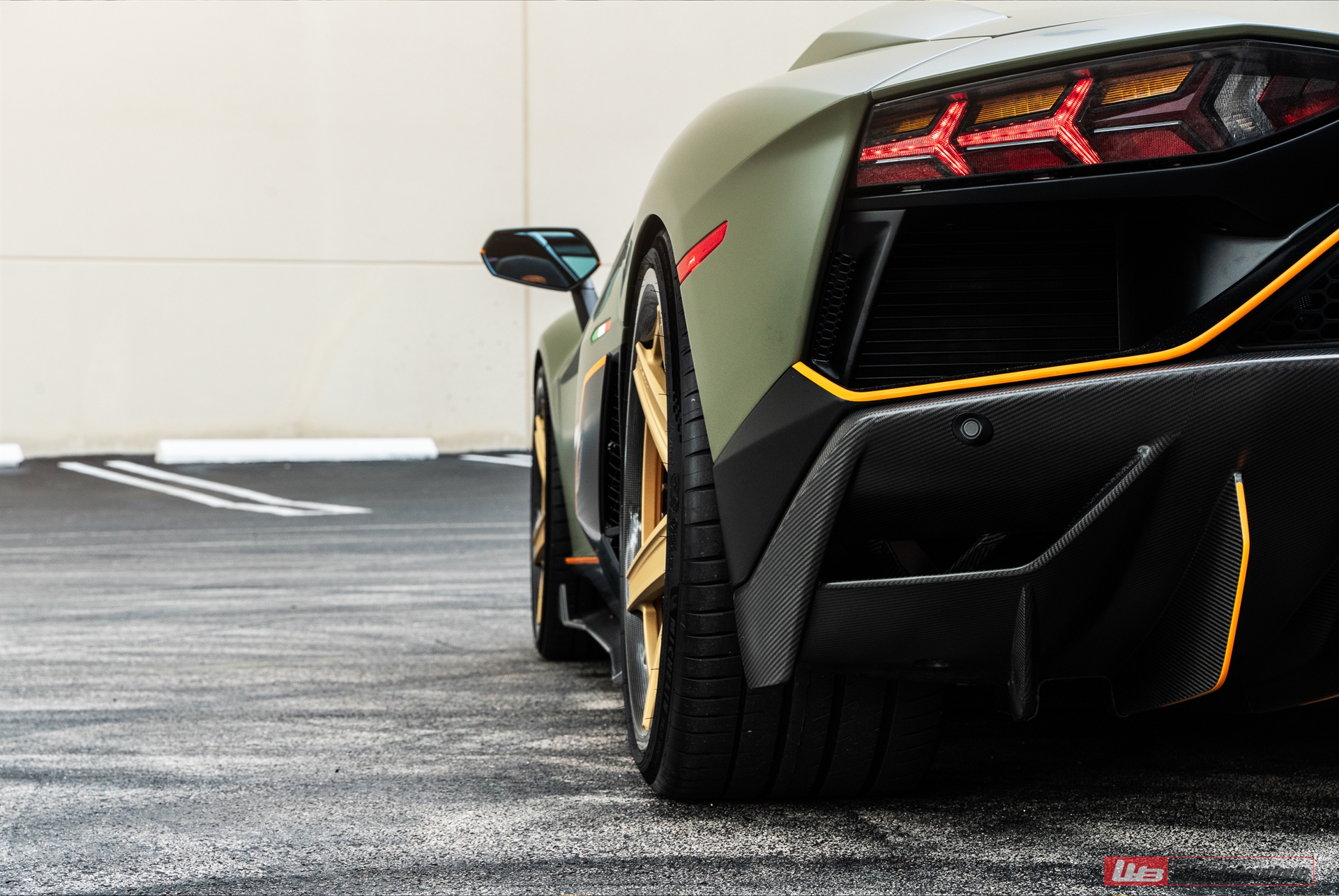 Lamborghini Aventador Ultimae Roadster | | on ANRKY RS.3C | Satin Gold
