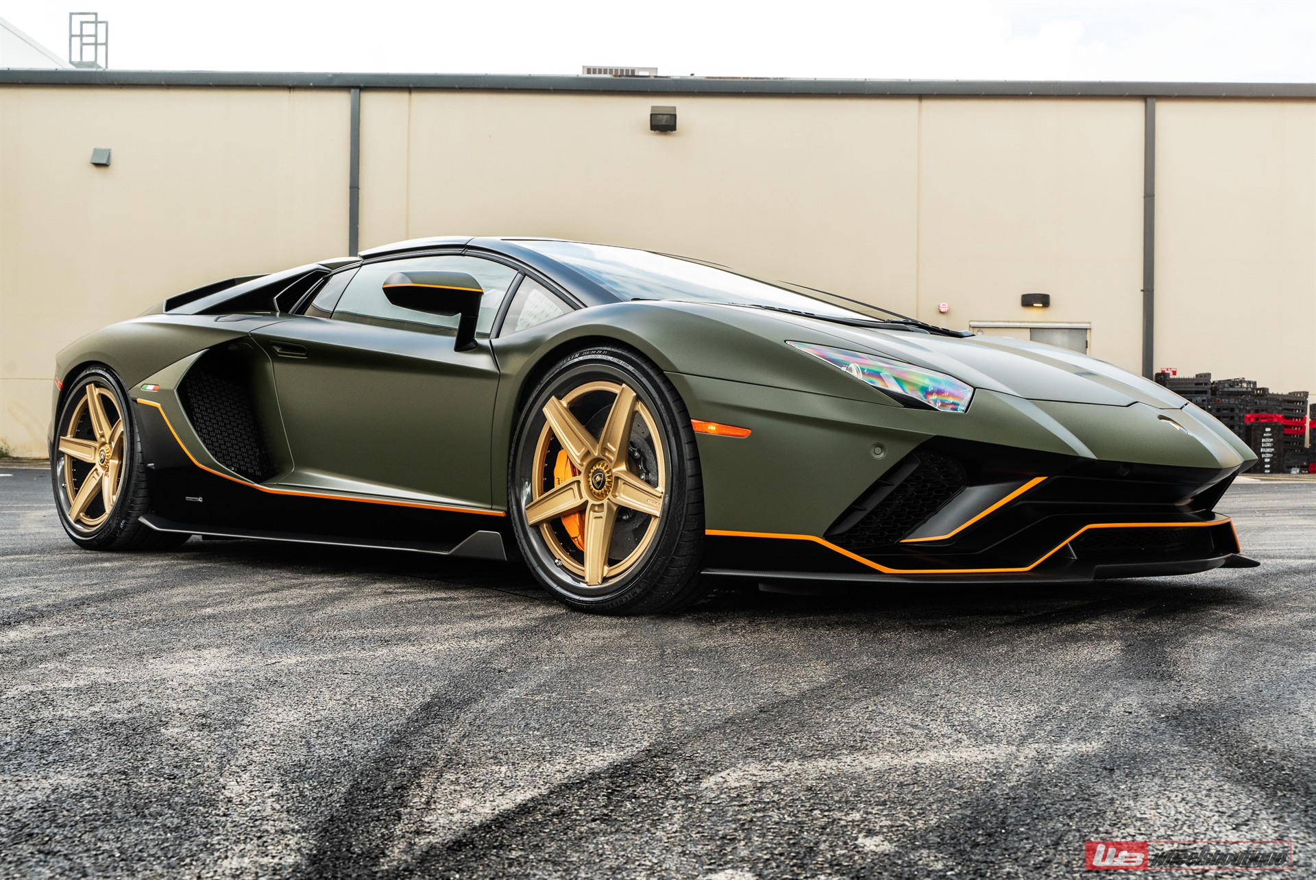 Lamborghini Aventador Ultimae Roadster | | on ANRKY RS.3C | Satin Gold