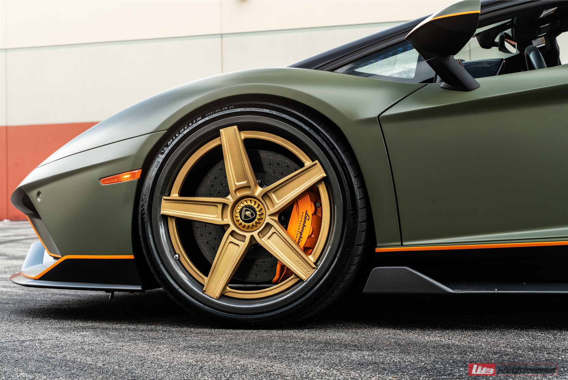Lamborghini Aventador Ultimae Roadster | | on ANRKY RS.3C | Satin Gold