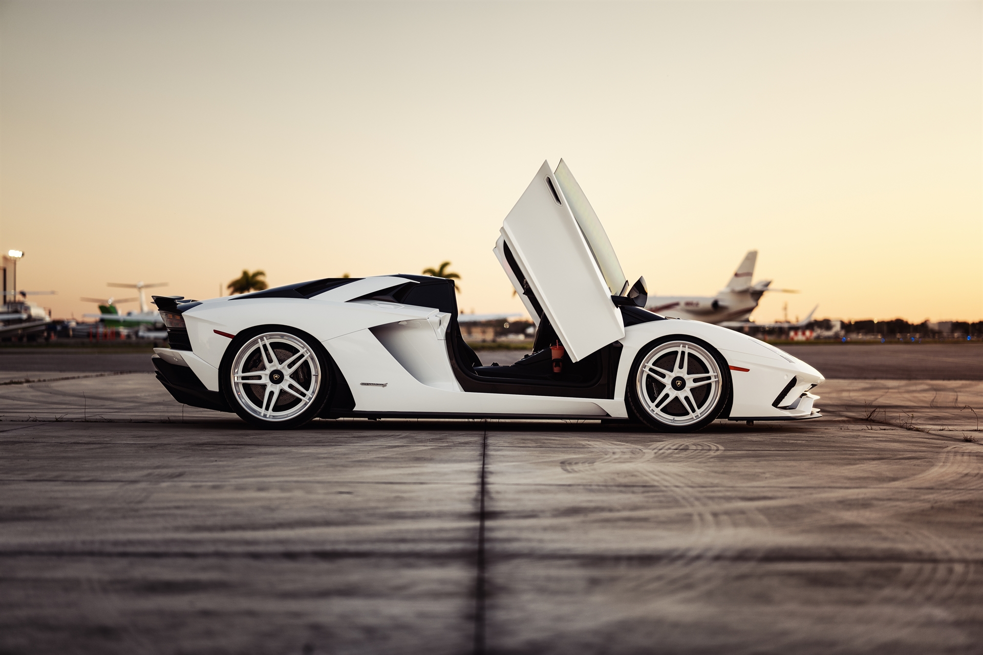 Lamborghini Aventador S Roadster | | on ANRKY AN37 | Gloss White