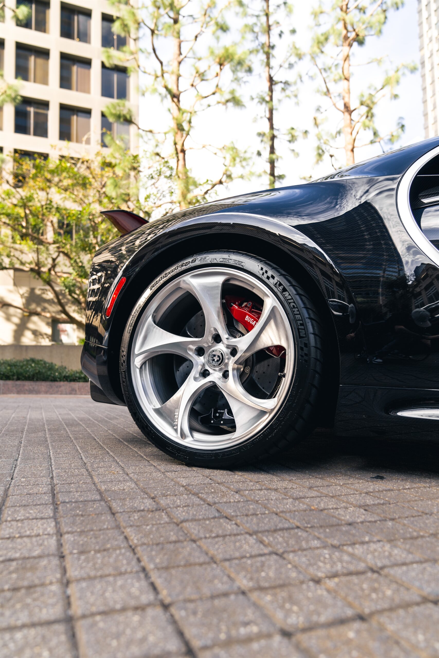 Bugatti Chiron | on HRE 522M | Brushed Clear
