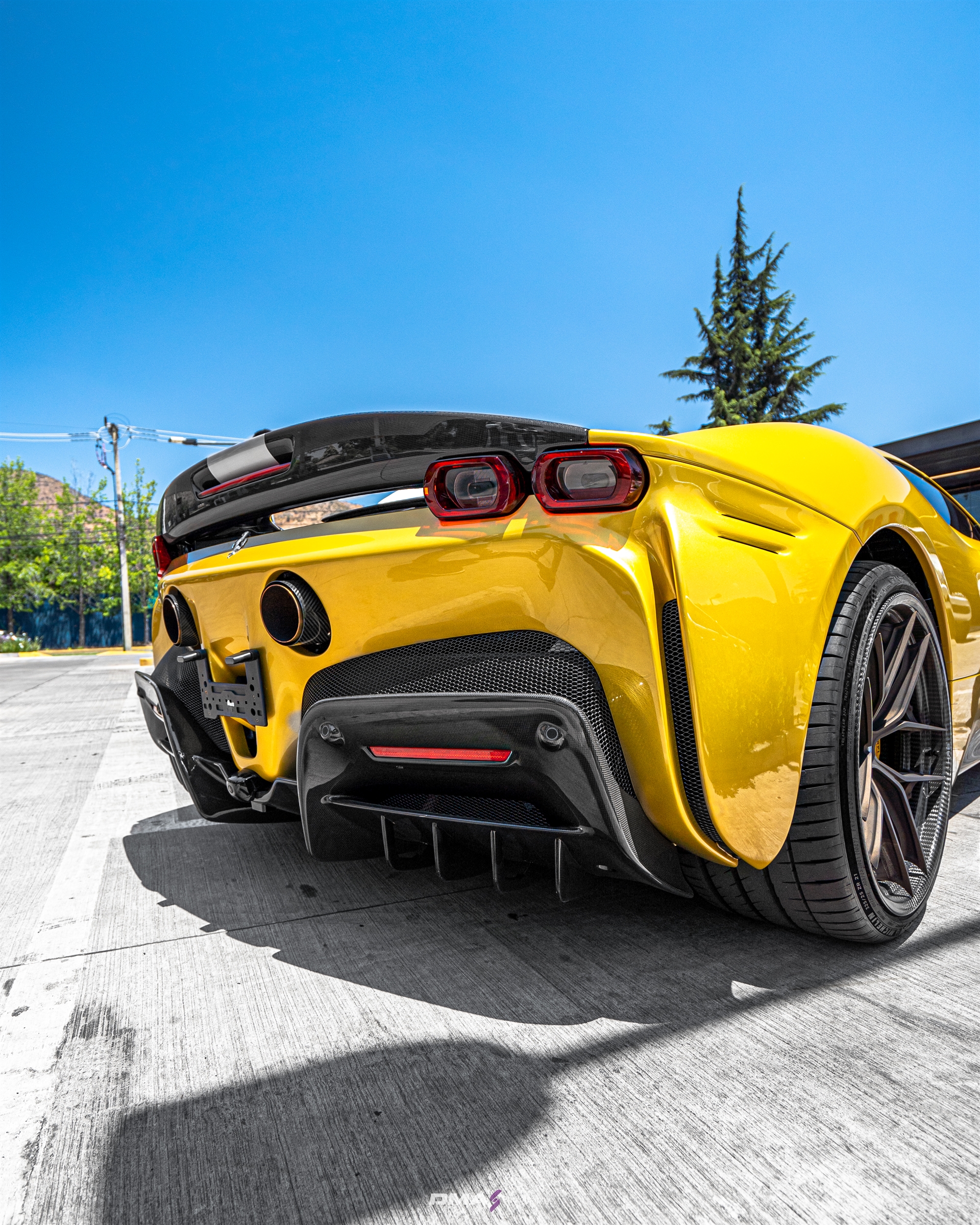 Ferrari SF90 Spider | Giallo Monte Carlo | on HRE HX101 | Satin Bronze