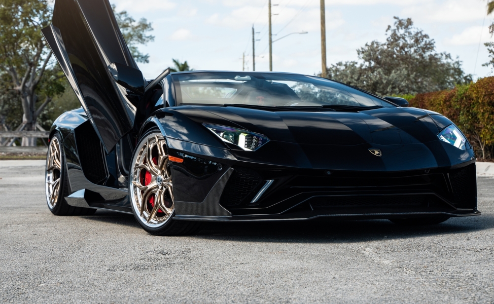 1016 Industries: Aventador S | Nero Octis | HRE S111SC | Polished Champagne