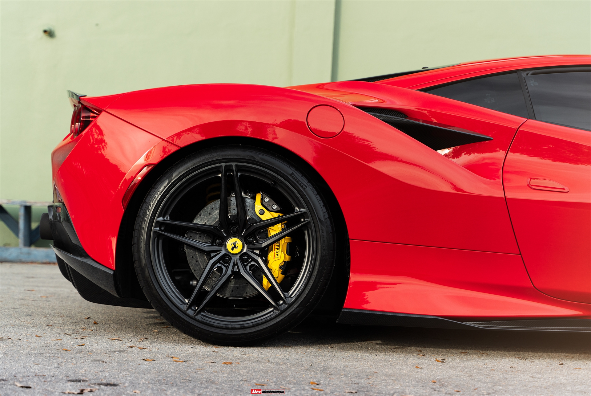 Novitec F8 | Rosso Corsa | on HRE P107SC  | Satin Black