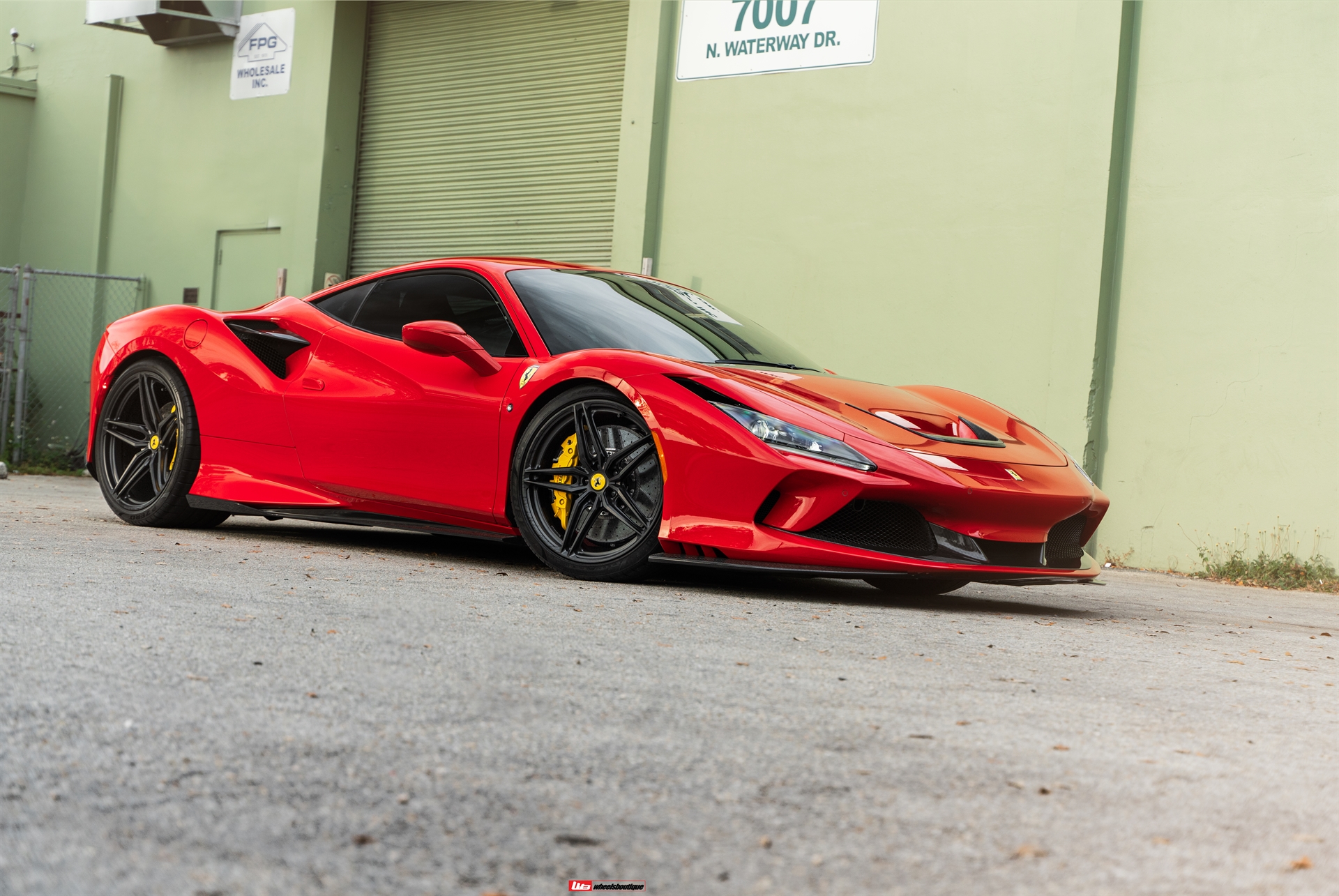 Novitec F8 | Rosso Corsa | on HRE P107SC  | Satin Black