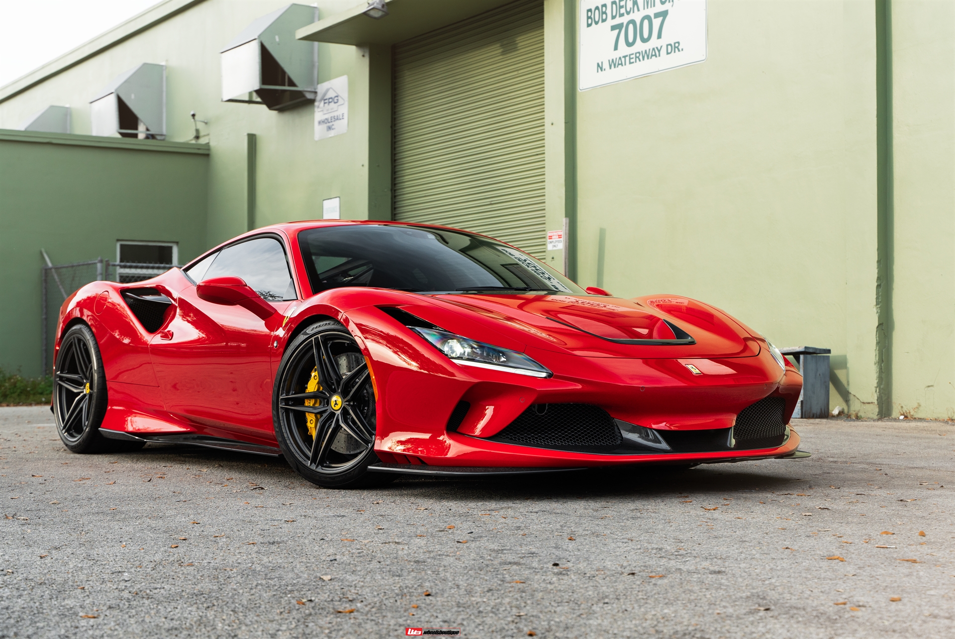 Novitec F8 | Rosso Corsa | on HRE P107SC  | Satin Black
