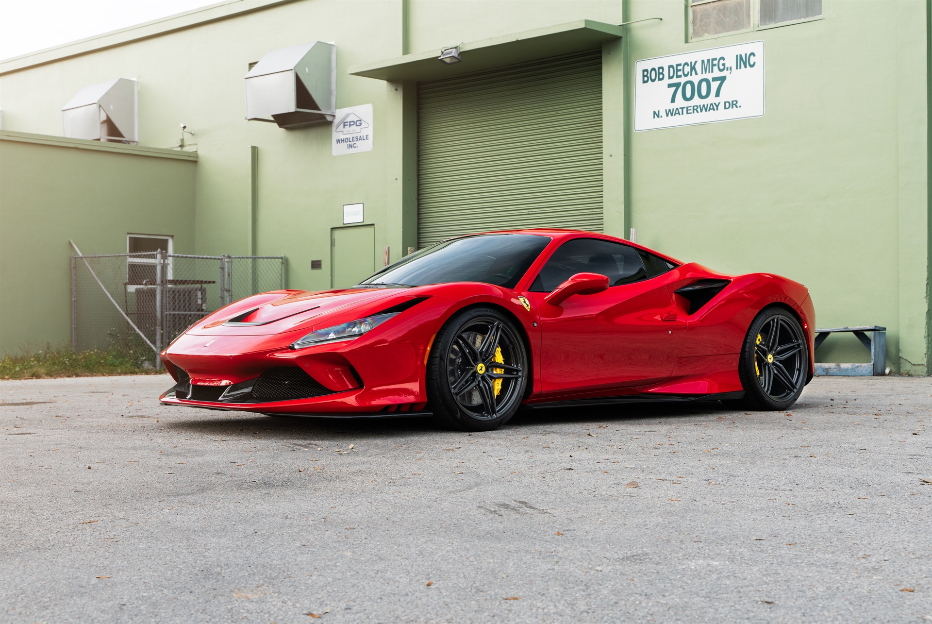 Novitec F8 | Rosso Corsa | on HRE P107SC  | Satin Black
