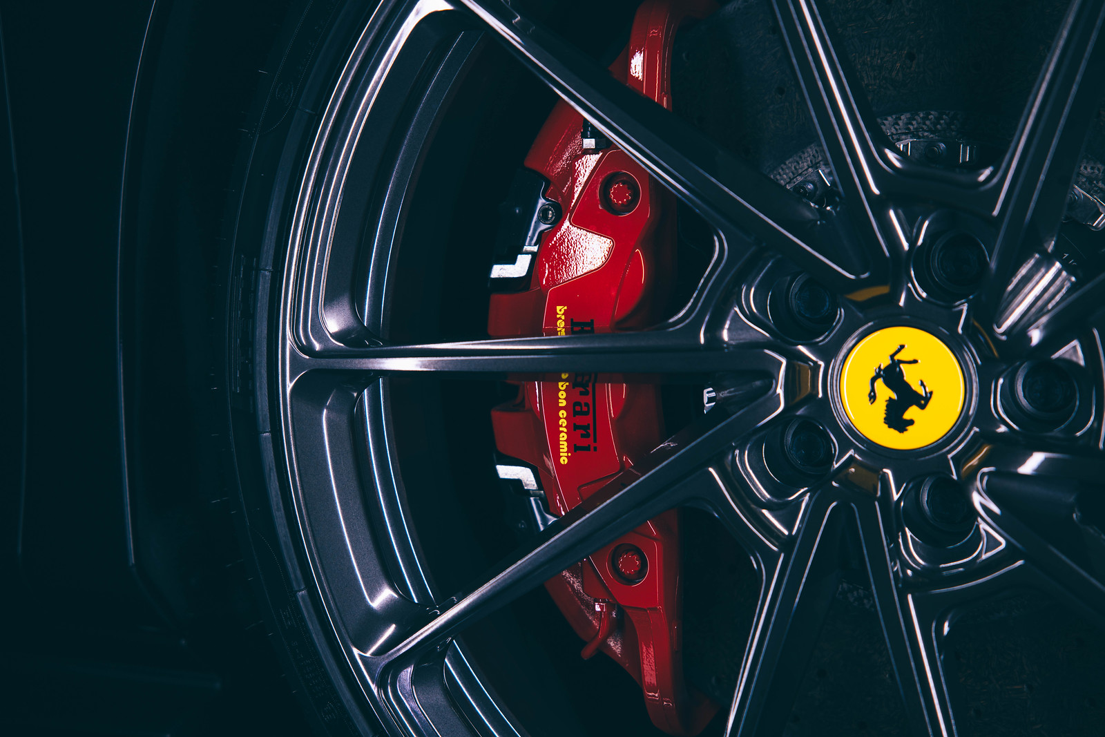 Ferrari F8 | Nero | on ANRKY AN13 | Mirror Polished Smoke