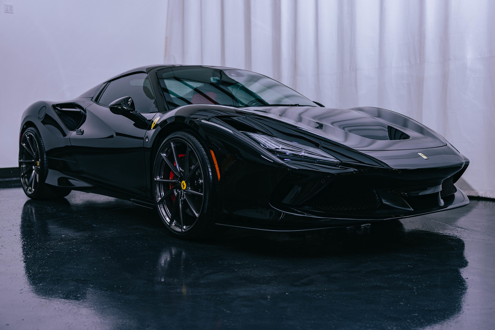 Ferrari F8 | Nero | on ANRKY AN13 | Mirror Polished Smoke