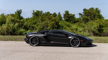 Lamborghini Aventador S | | on ANRKY AN37 | Gloss Black