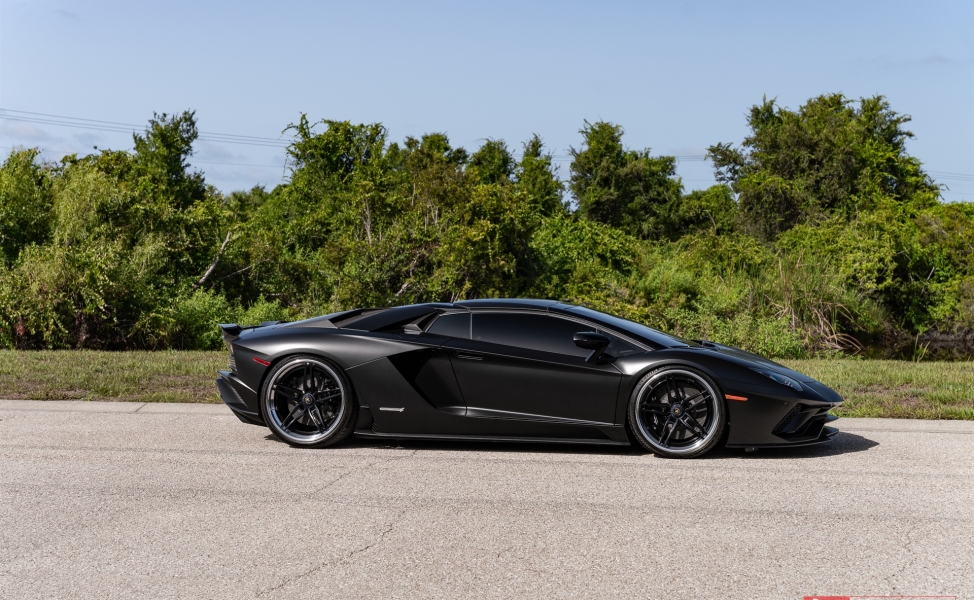 Lamborghini Aventador S | | on ANRKY AN37 | Gloss Black