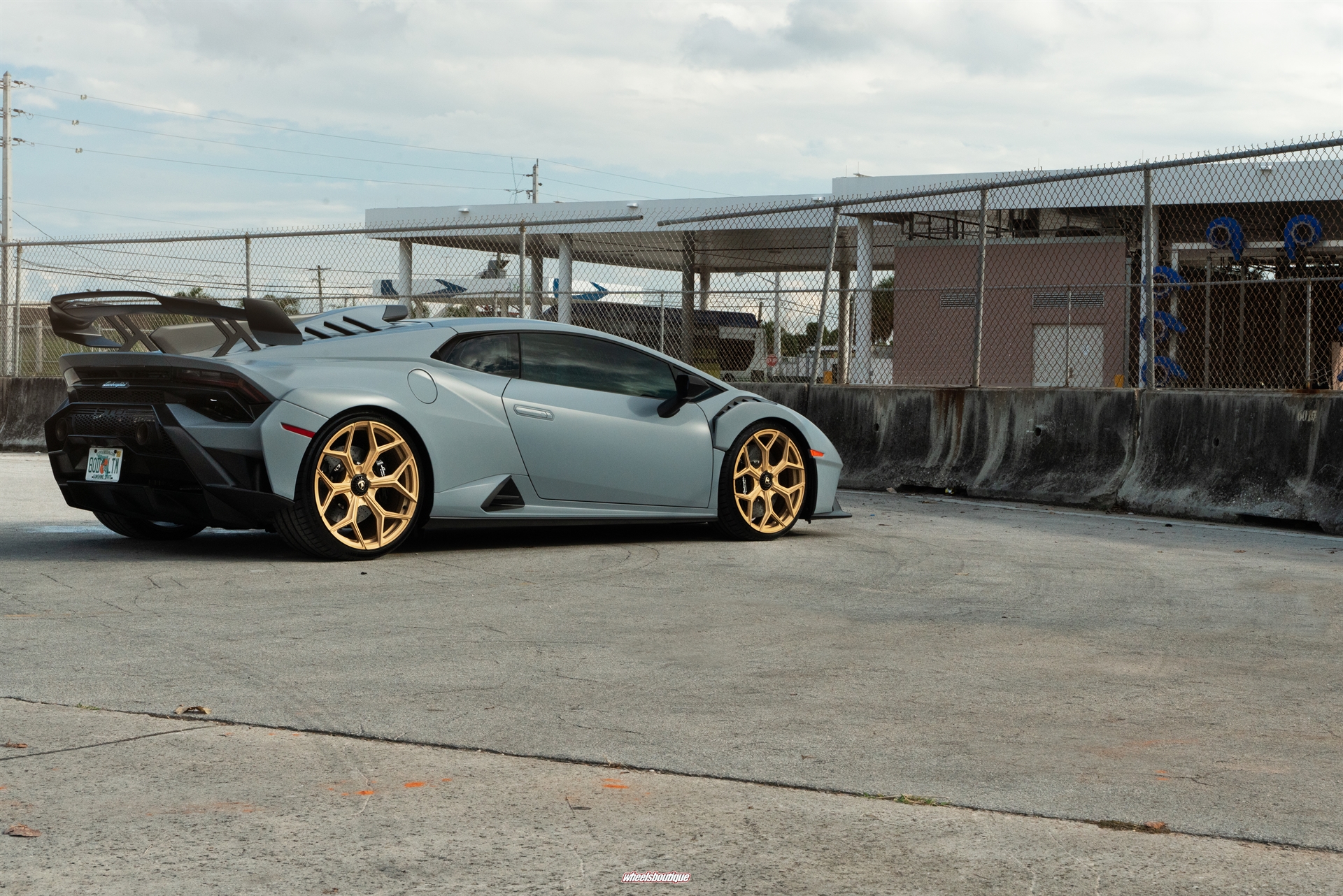Lamborghini Huracan STO | | on Novitec NL4 | Satin Gold