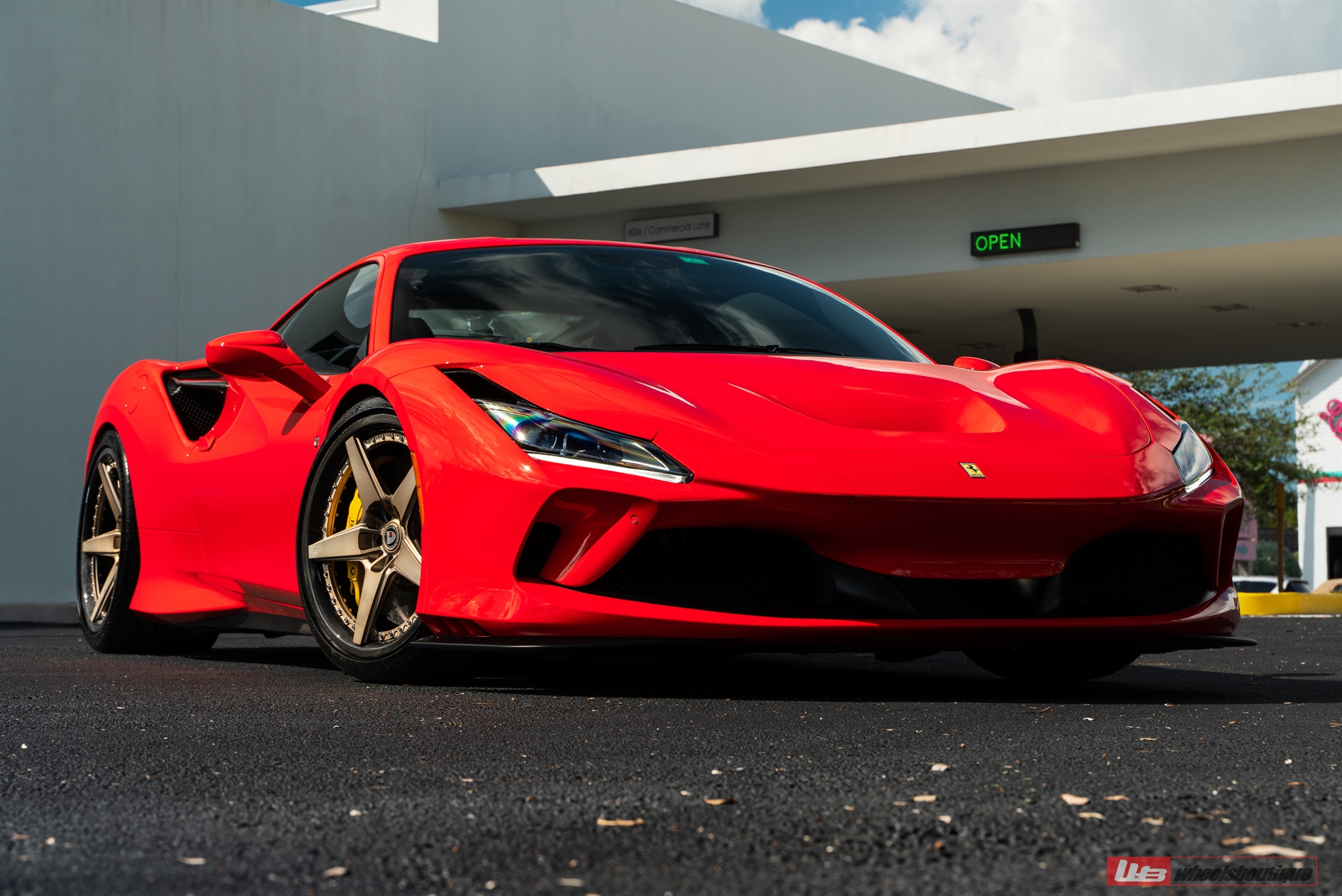Ferrari F8 | Rosso Corsa | on ANRKY RS5.3C | Frozen Polished Champagne