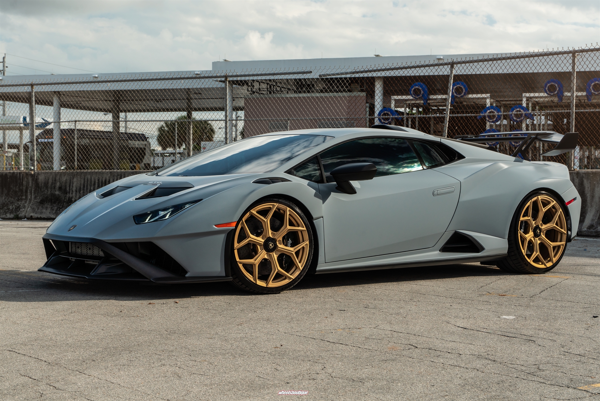 Lamborghini Huracan STO | | on Novitec NL4 | Satin Gold