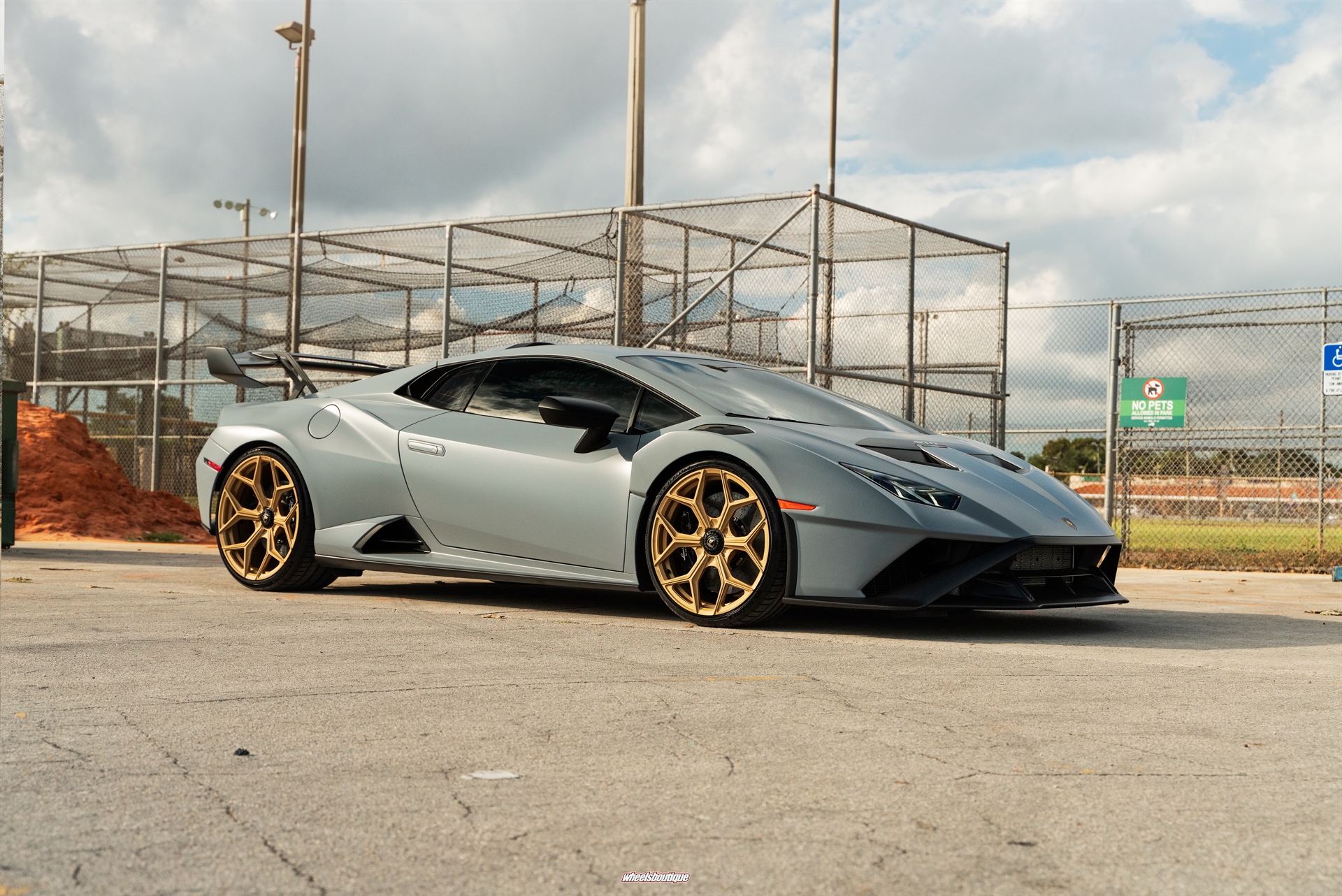 Lamborghini Huracan STO | | on Novitec NL4 | Satin Gold