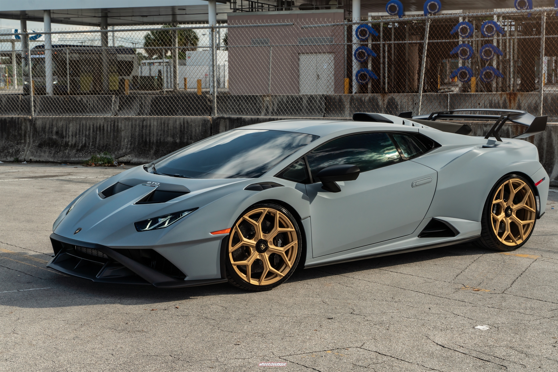 Lamborghini Huracan STO | | on Novitec NL4 | Satin Gold