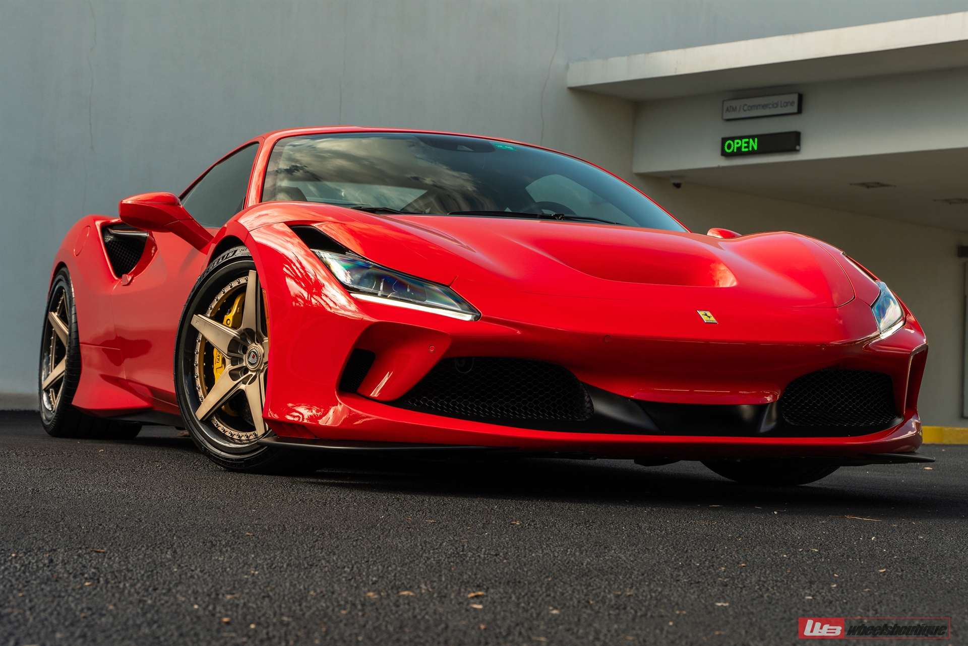 Ferrari F8 | Rosso Corsa | on ANRKY RS5.3C | Frozen Polished Champagne