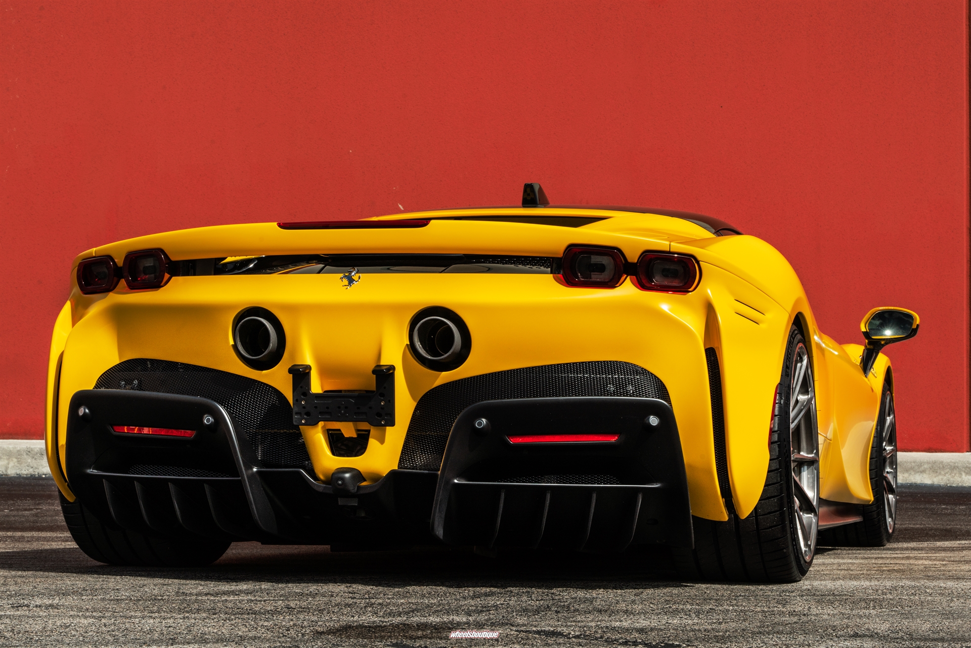 Ferrari SF90 | Giallo Modena | HRE P104SC | Brushed Dark Clear