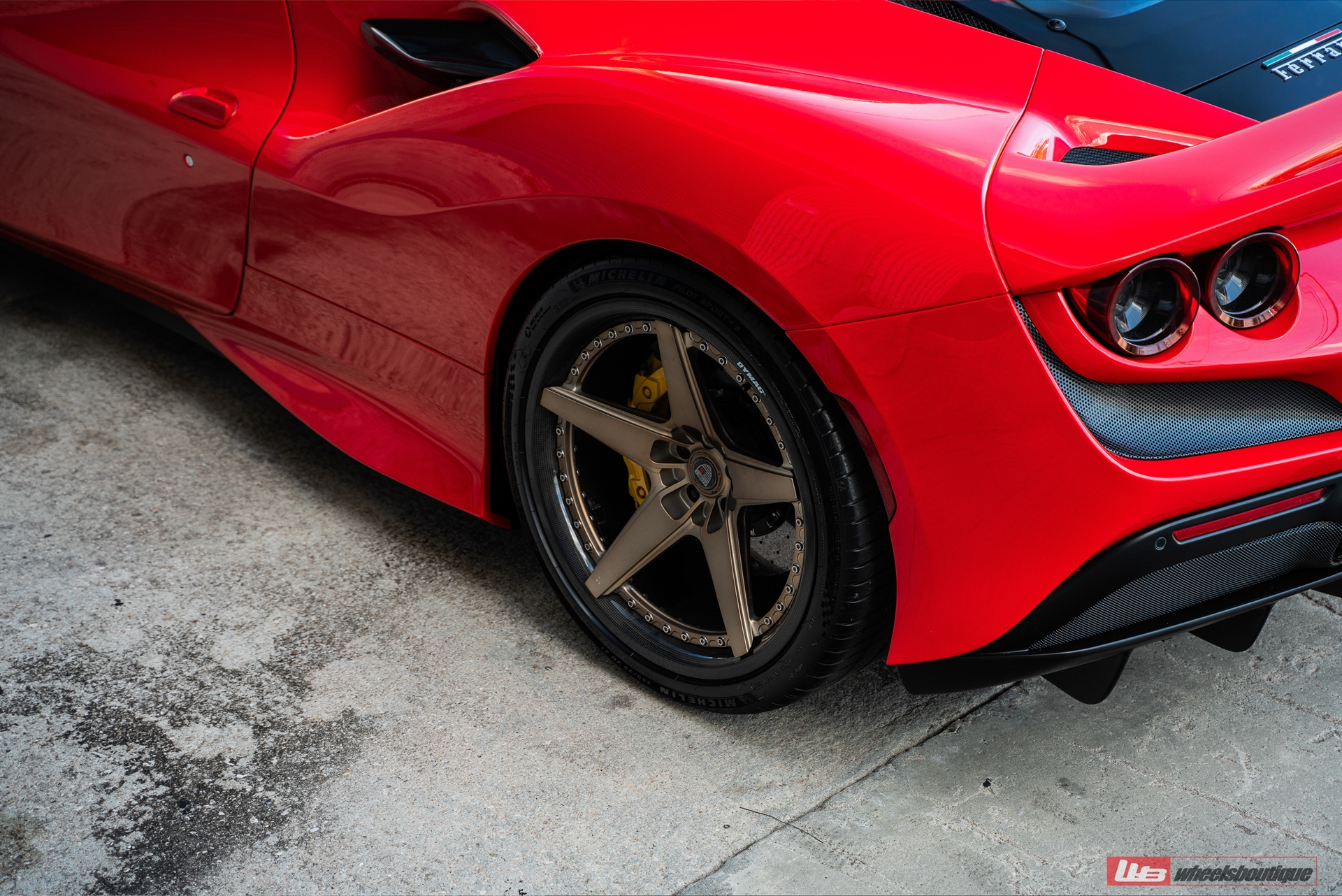 Ferrari F8 | Rosso Corsa | on ANRKY RS5.3C | Frozen Polished Champagne