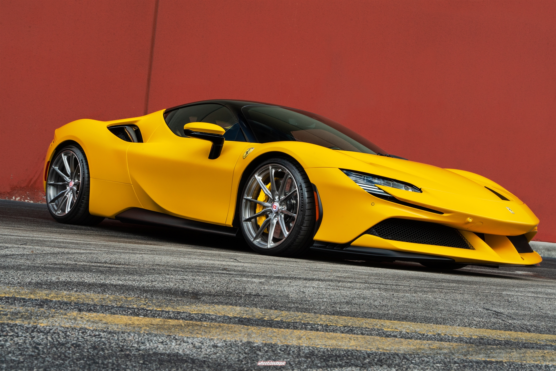 Ferrari SF90 | Giallo Modena | HRE P104SC | Brushed Dark Clear