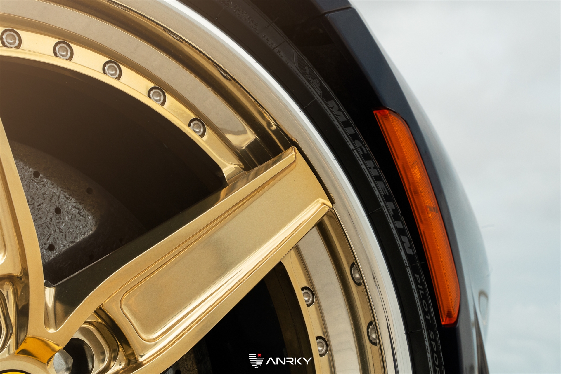 NOVITEC 812 GTS | TDF Blu | on ANRKY AN35 | Polished Gold
