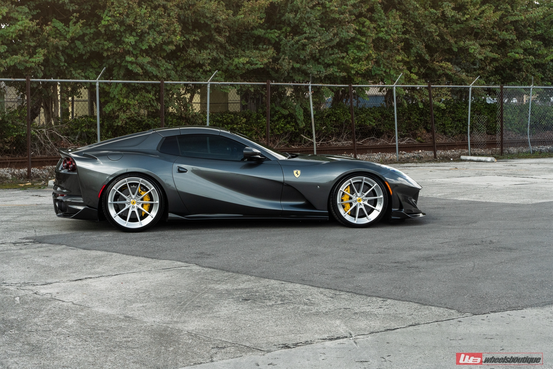 1016 Industries 812 GTS | Grigio Silverstone | on ANRKY AN28 | Brushed Clear