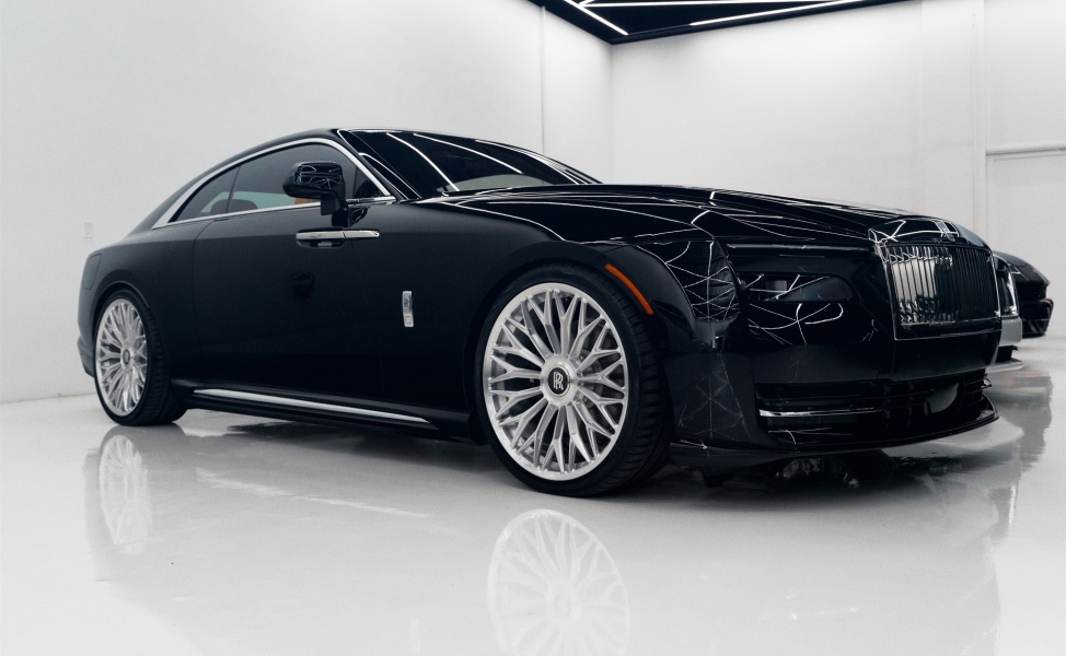 Rolls-Royce Spectre | Black Diamond | 1886 G-015 Wheels | Brushed Clear