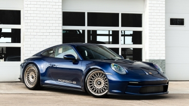 Porsche 992 GT3 Touring | Gentian Blue | HRE 501M + 501 FMR | Satin White Gold
