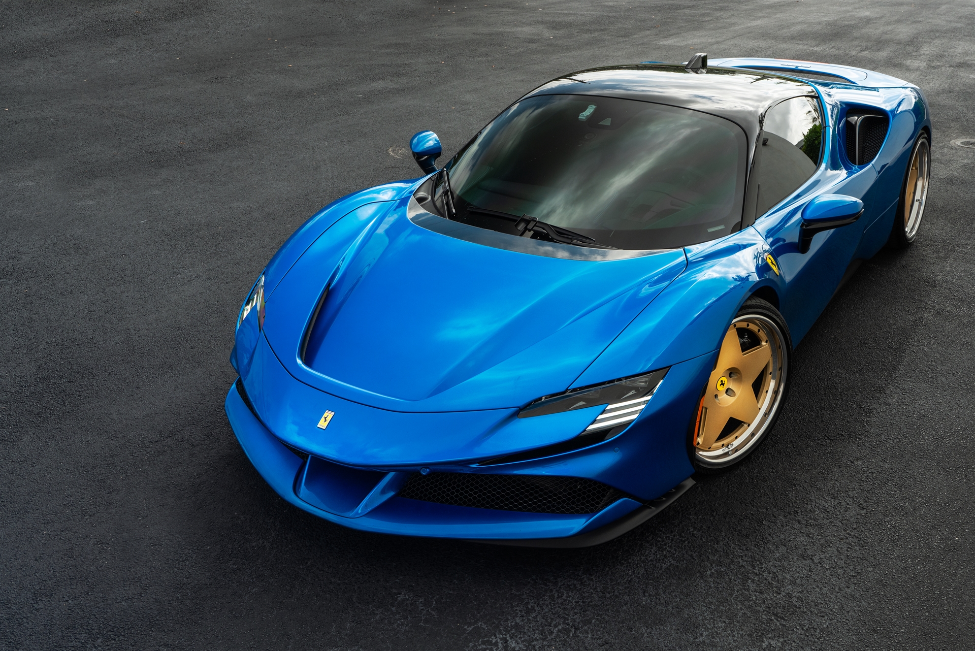 Ferrari SF90 | Blu Corsa | on 1886 S008 | Brushed Gold