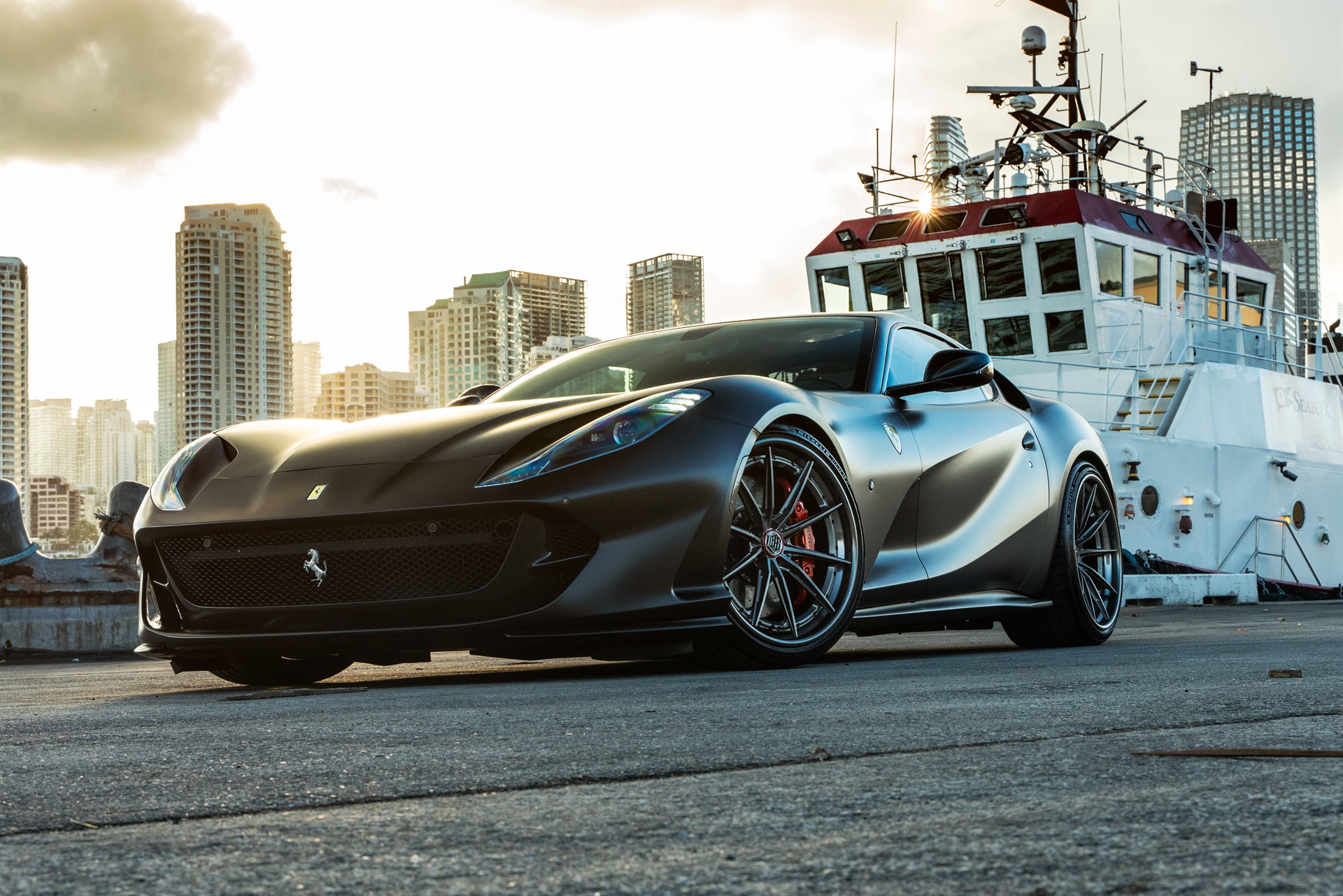 Ferrari 812 | Nero Opaco | on 1886 G-010 | Polished Smoke