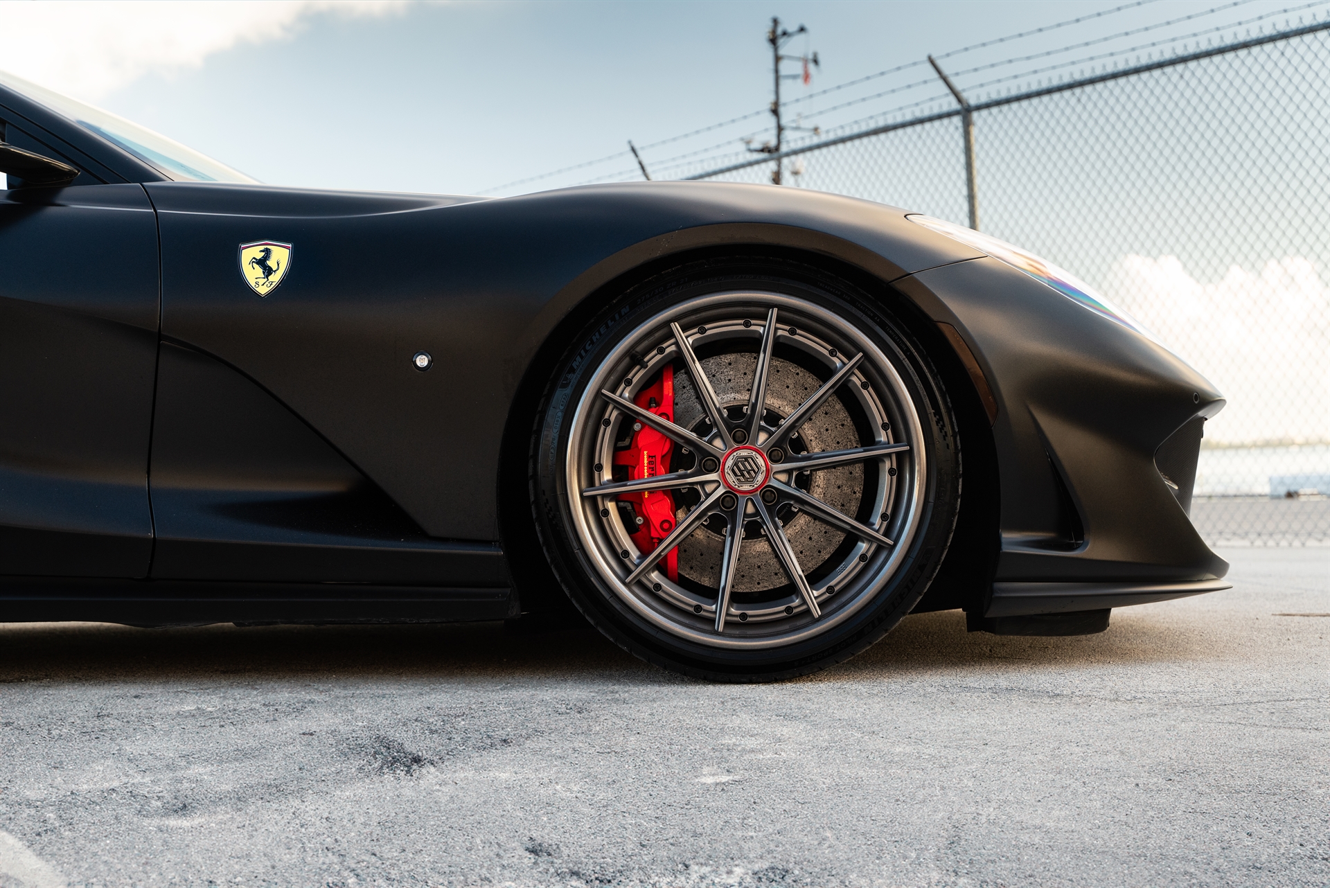 Ferrari 812 | Nero Opaco | on 1886 G-010 | Polished Smoke
