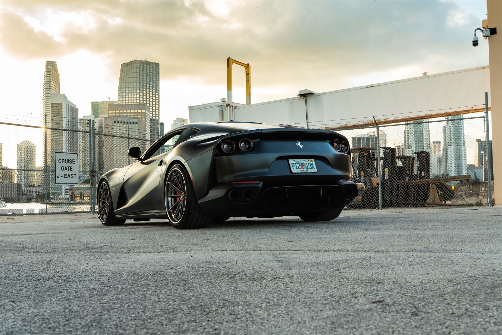 Ferrari 812 | Nero Opaco | on 1886 G-010 | Polished Smoke