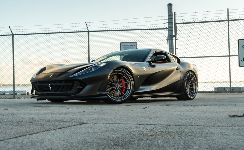 Ferrari 812 | Nero Opaco | on 1886 G-010 | Polished Smoke