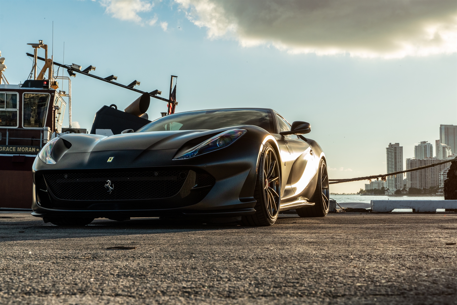 Ferrari 812 | Nero Opaco | on 1886 G-010 | Polished Smoke