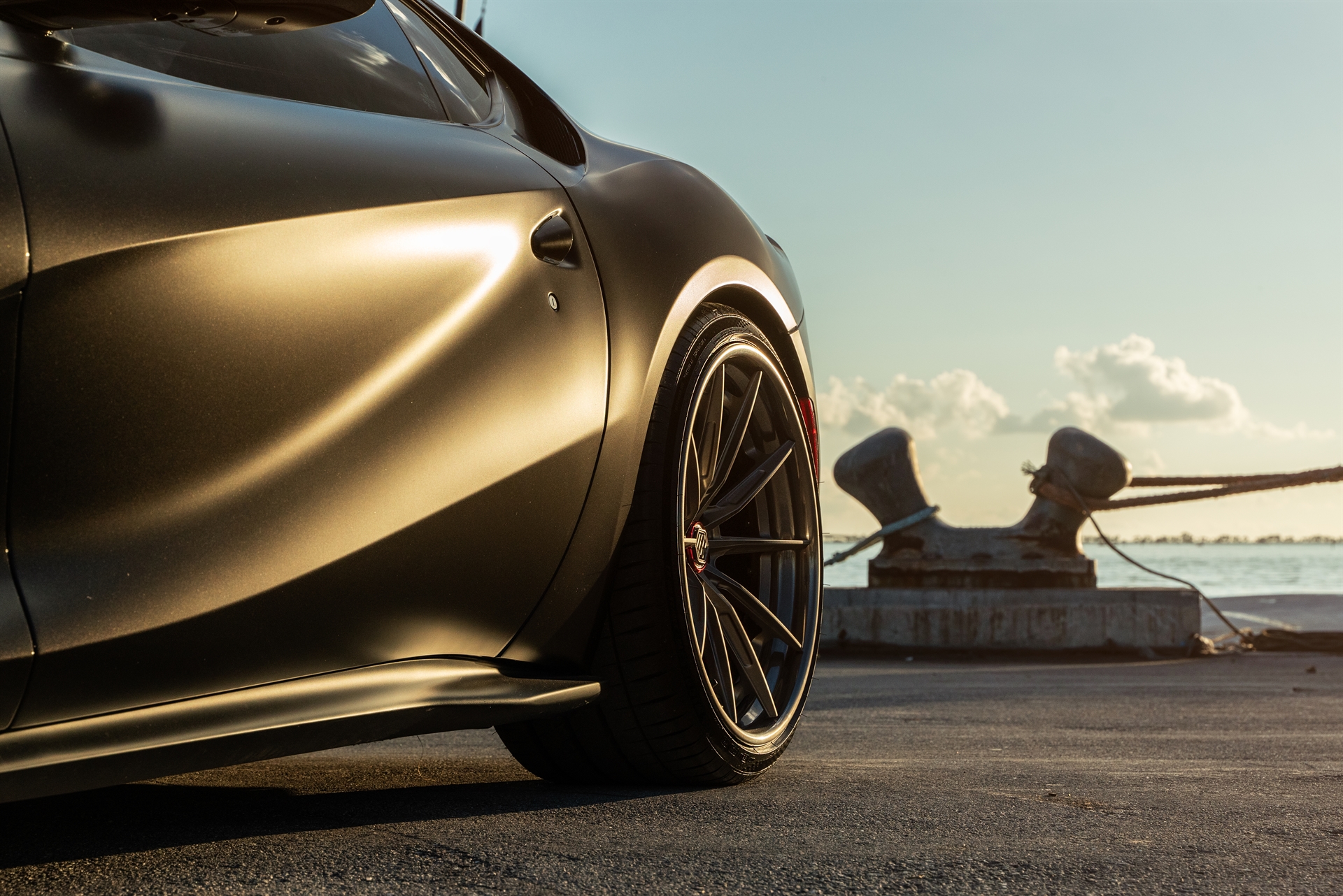 Ferrari 812 | Nero Opaco | on 1886 G-010 | Polished Smoke