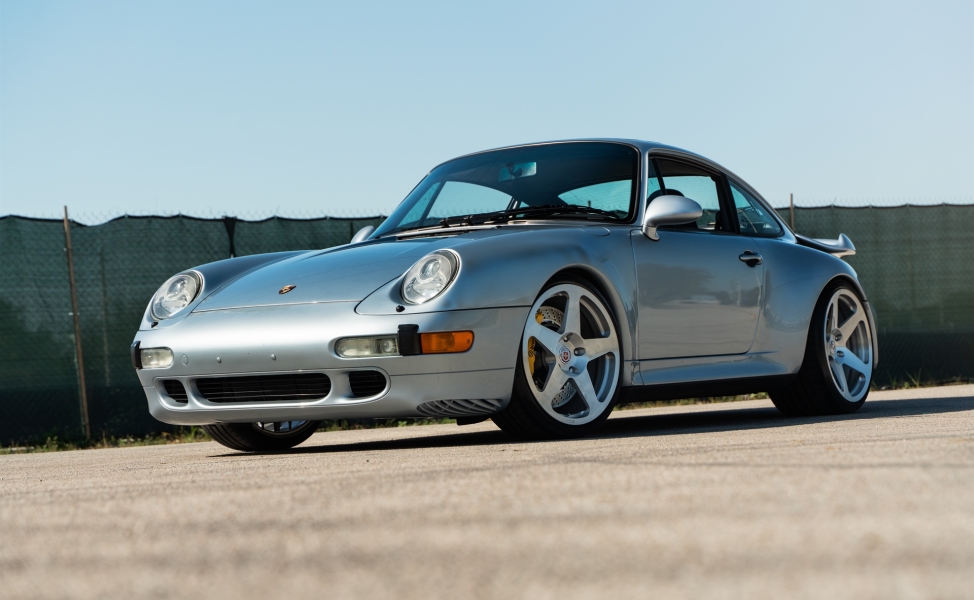 Porsche 993 Turbo  – Polar Silver on HRE 305M