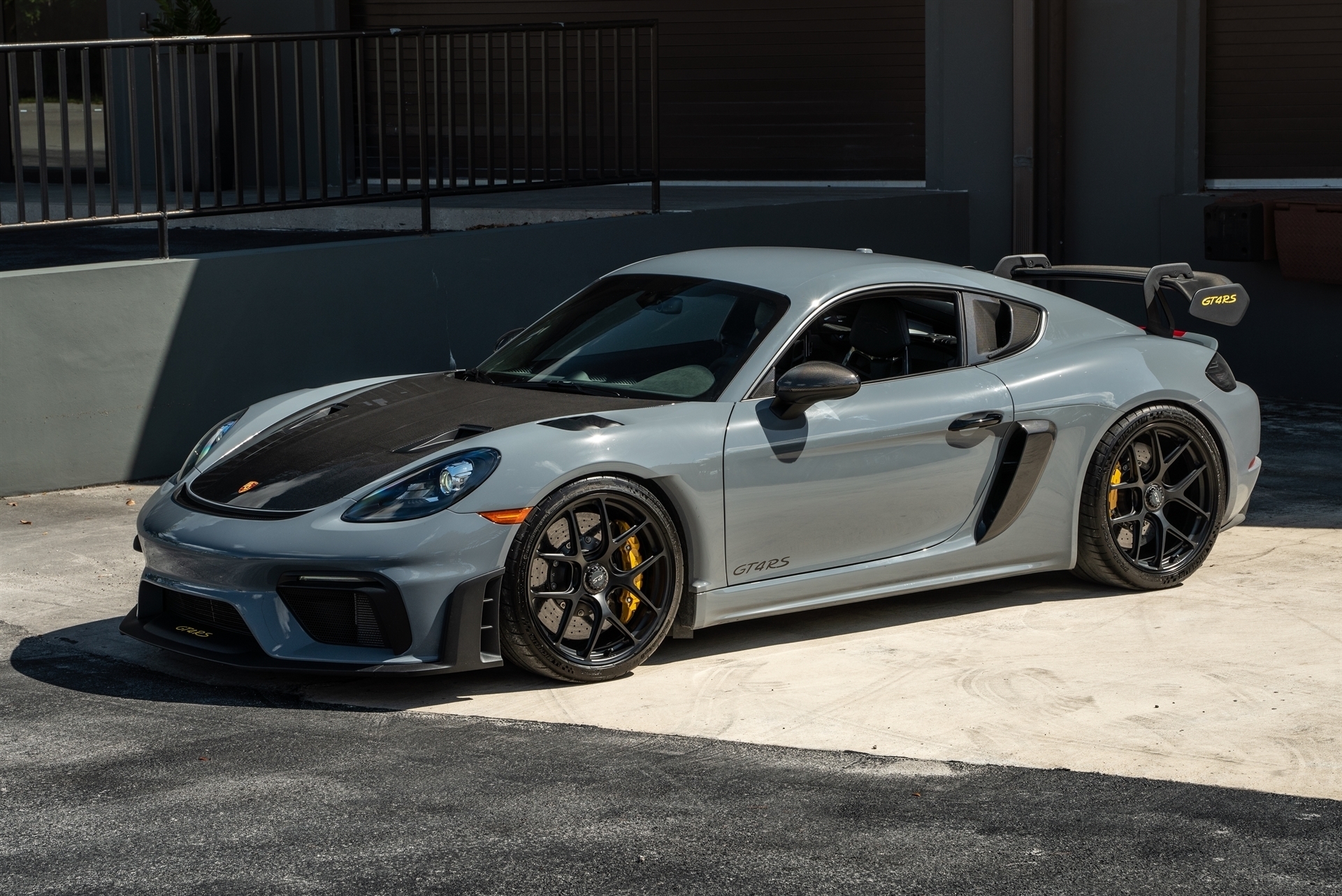 Porsche 718 Cayman GT4 RS on HRE R101LW