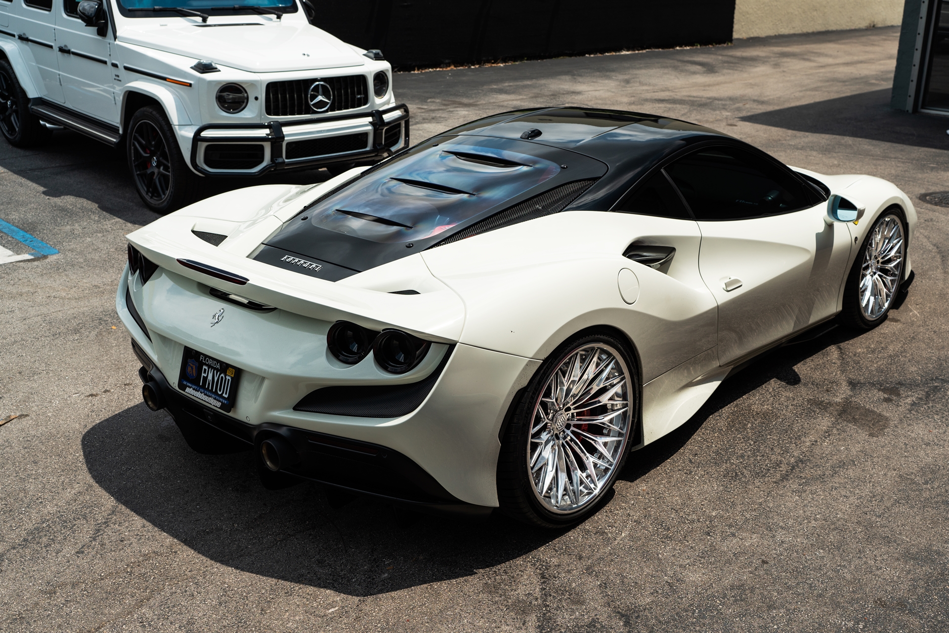 Ferrari F8 | Bianco Avus | on 1886 G015 | Polished Clear