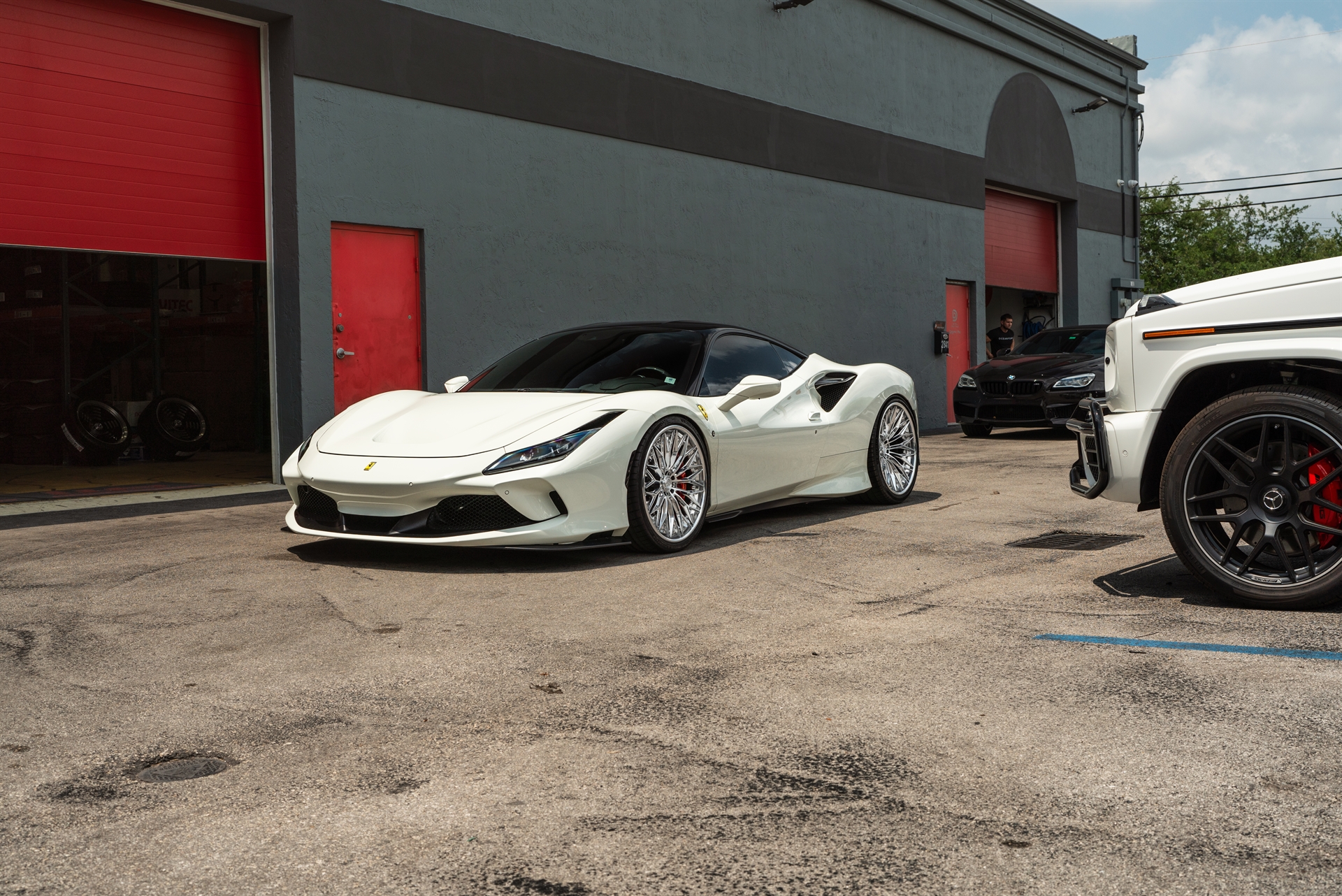 Ferrari F8 | Bianco Avus | on 1886 G015 | Polished Clear