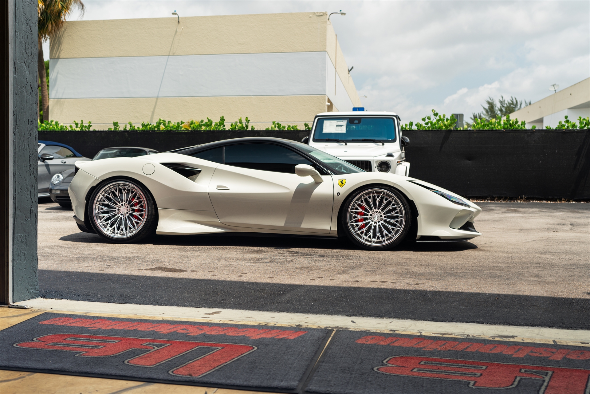 Ferrari F8 | Bianco Avus | on 1886 G015 | Polished Clear