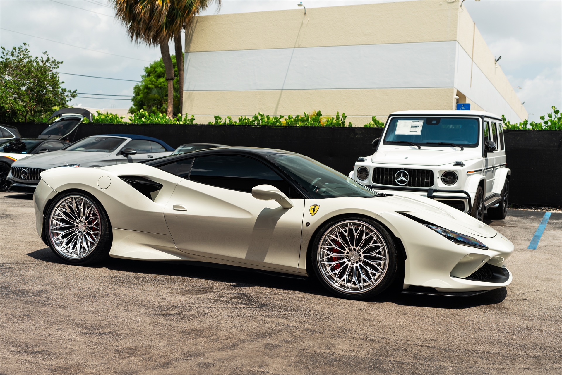 Ferrari F8 | Bianco Avus | on 1886 G015 | Polished Clear