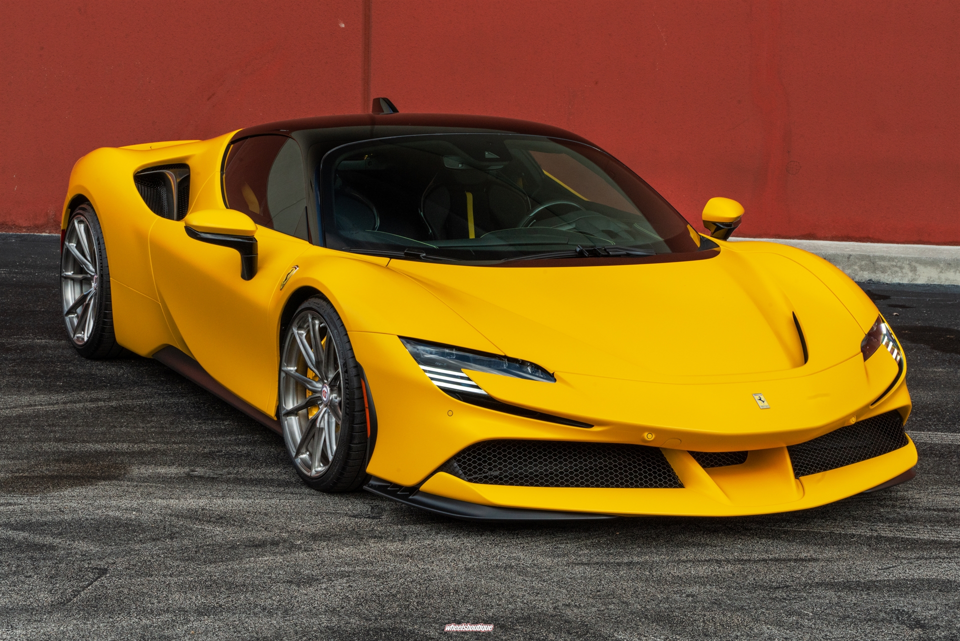 Ferrari SF90 | Giallo Modena | HRE P104SC | Brushed Dark Clear