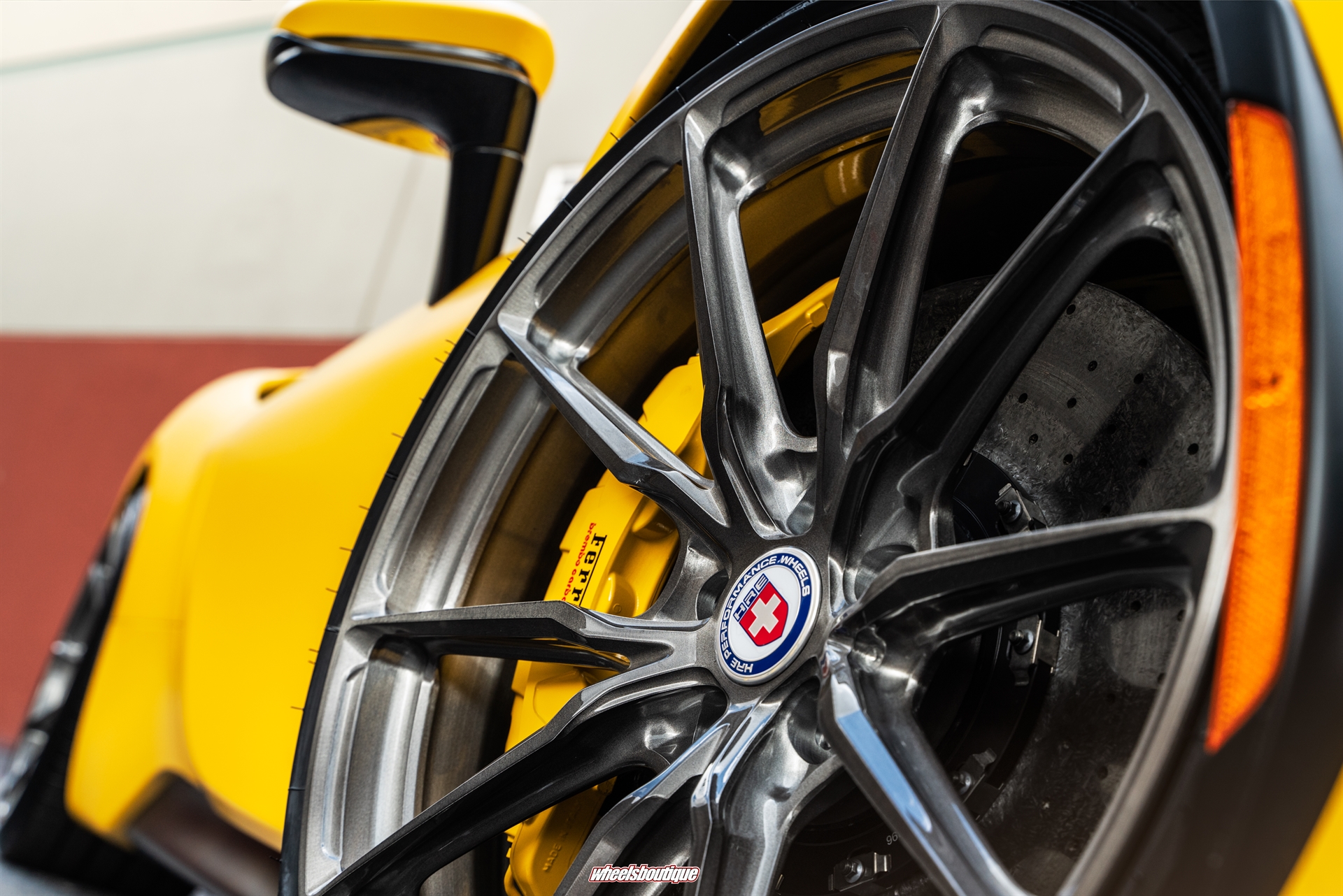 Ferrari SF90 | Giallo Modena | HRE P104SC | Brushed Dark Clear