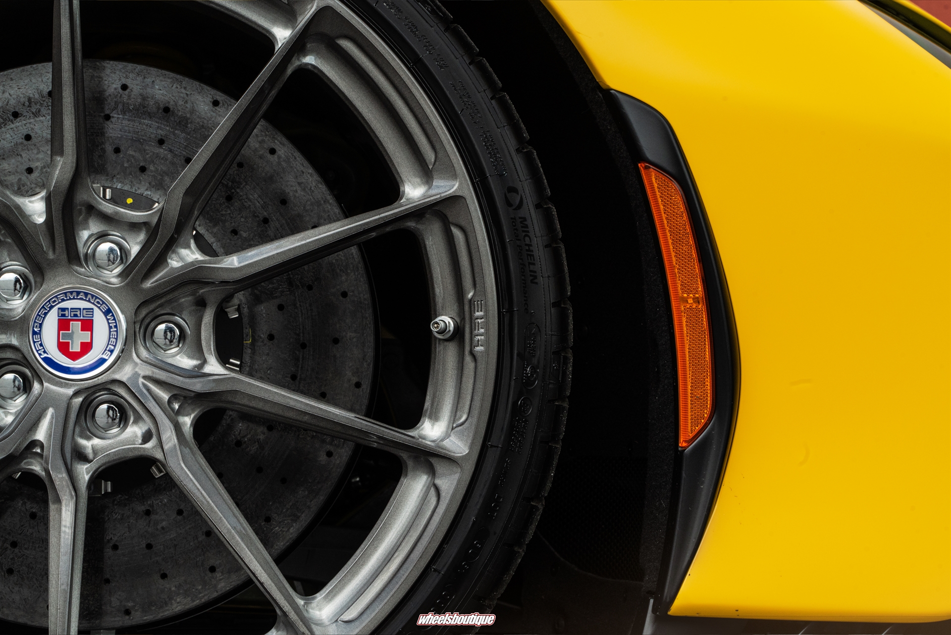 Ferrari SF90 | Giallo Modena | HRE P104SC | Brushed Dark Clear