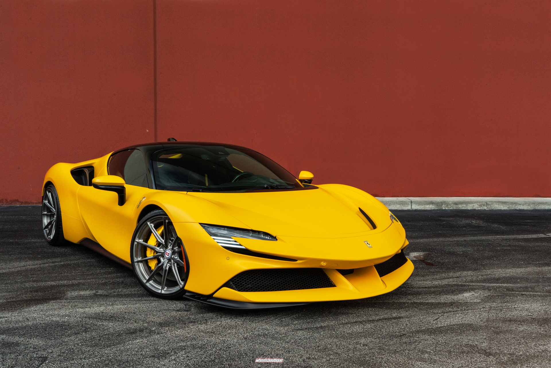 Ferrari SF90 | Giallo Modena | HRE P104SC | Brushed Dark Clear